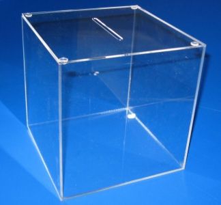 Урна със свободно стоящ капак. Защо този модел урна от плексиглас?