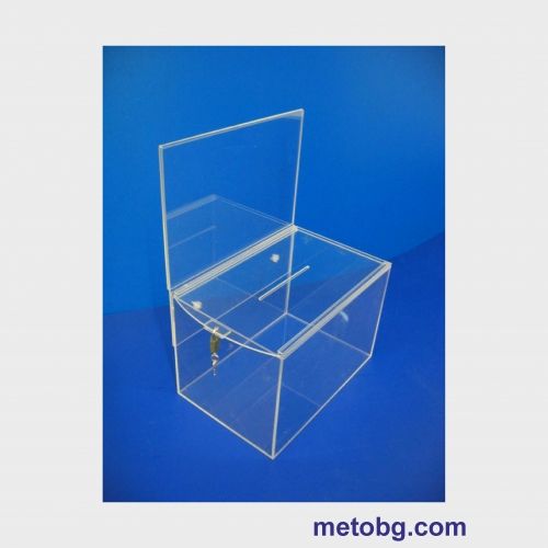 Плексигласова кутия за дарения и томболи с джоб за постер А4 – практично и елегантно решение