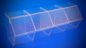 Компактен Контейнер от Плексиглас с Четири Гнезда за Насипни Храни, Ядки и Бонбони