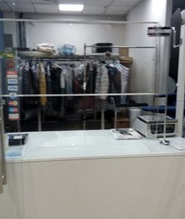 Предпазни защитни прегради, екрани и паравани от прозрачен плексиглас