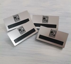 Персонализиран бадж с прозорче за име и магнитно закрепване